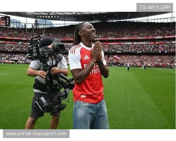 阿森纳新援埃泽迅速适应战术体系 成为前场核心攻击手