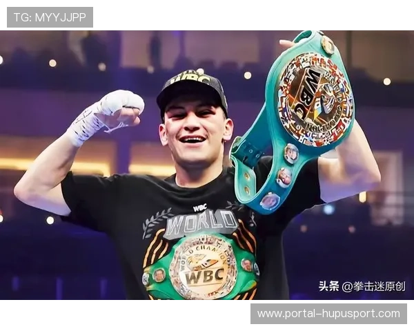 奥蒂兹组合拳逼退卢宾,裁判保护性终止引发全场欢呼 奥蒂兹组合拳逼退卢宾,裁判保护性终止引发全场欢呼